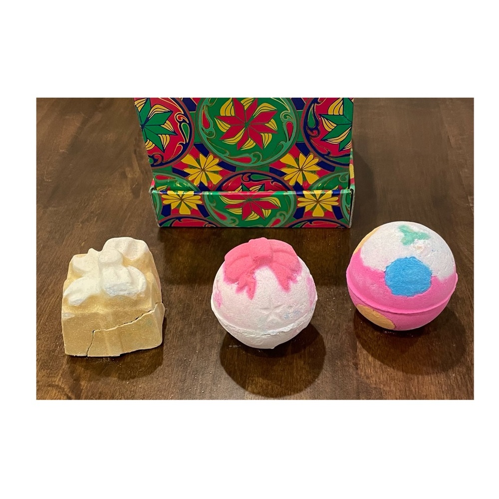 9 gorgeous lush bath bombs!